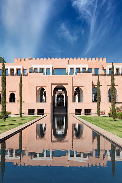 How Luxury Business Hotels Enhance Corporate Travel Experience