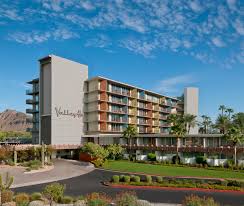 How to Choose a Mid-Range Hotel