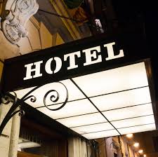 the right time to get a cheap hotel